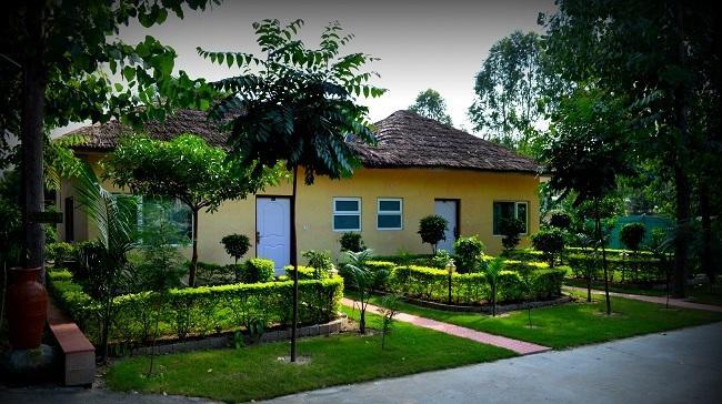 Kangs Nirvana Resorts And Spa Mahalpur Екстериор снимка